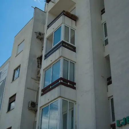 App Priska Pletikosic * سبليت